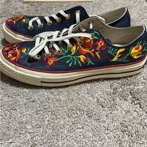 Converse Chuck 7. Embroidered. Size 10 women’s.